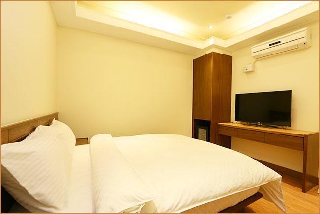 Happy Owner B&B Жуйсуй Экстерьер фото