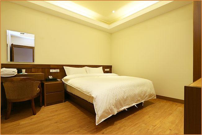 Happy Owner B&B Жуйсуй Экстерьер фото
